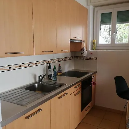 홈스테이 Une Chambre A Coucher Dans Un Au Centre-ville *